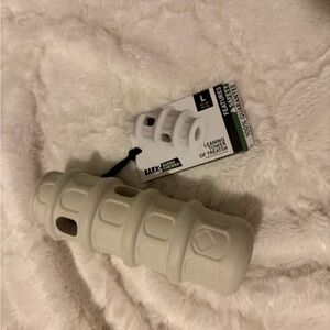 NWT Bark Super Chewer Leaning Tower of Treatsa Dispenser Dog Chew Toy Size Large